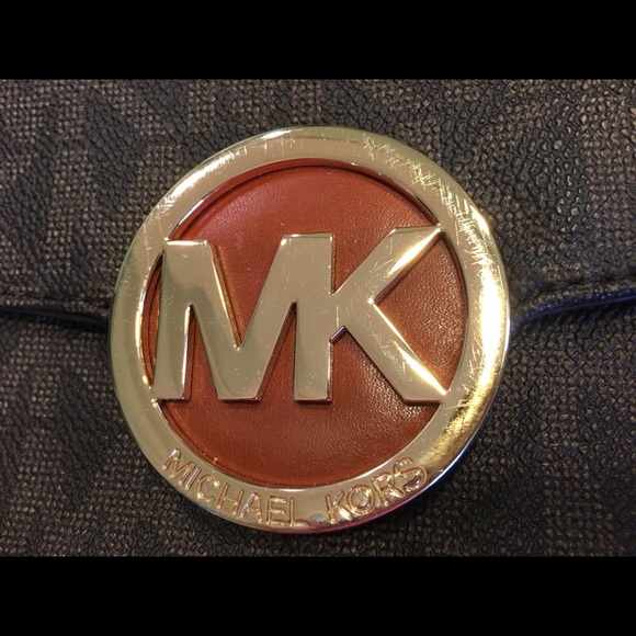 MK Fulton Crossbody - Picture 6 of 7